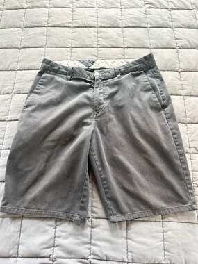 Volcom Men's Size 31 Black Chino Casual Shorts